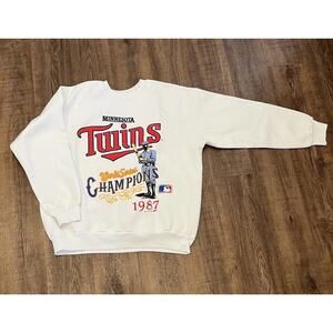 Vintage Minnesota Twins Crewneck. White Pullover Sweater. MLB. Baseball